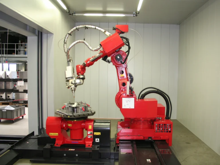 Amada Schweißroboter in der DISCHER Produktion